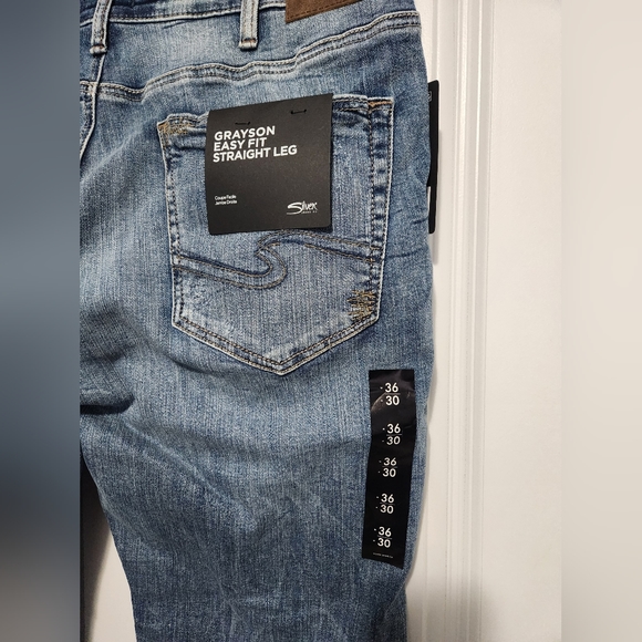 NWT Silver Jeans Grayson Easy Fit Straight Leg Jeans (sz 36/30) - Picture 4 of 7